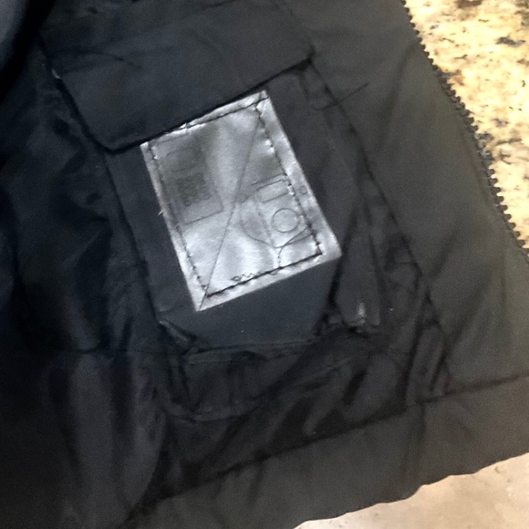 Women’s PAO Sport Black Quilted Puffy Vest Size L - Picture 8 of 10